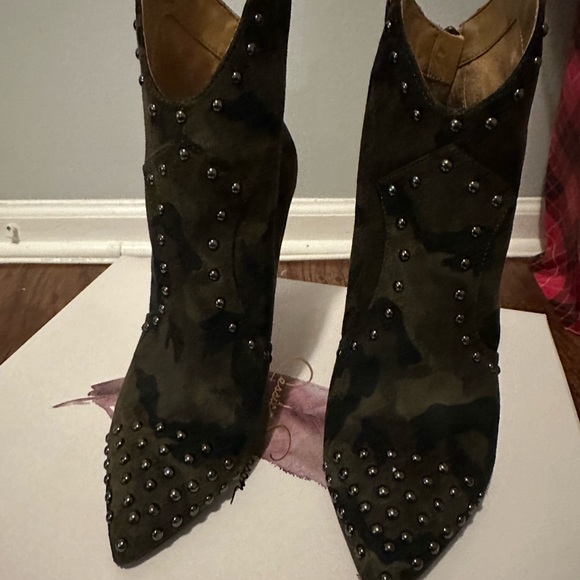 Jessica Simpson Camo Stiletto Booties SIZE 7 - Picture 6 of 8